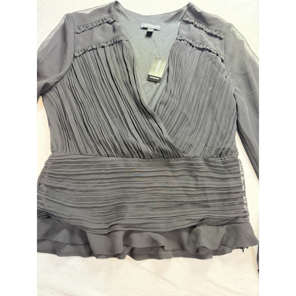Express NWT Black Long Sleeve V-Neck Chiffon Knife Pleat Blouse Top Medium